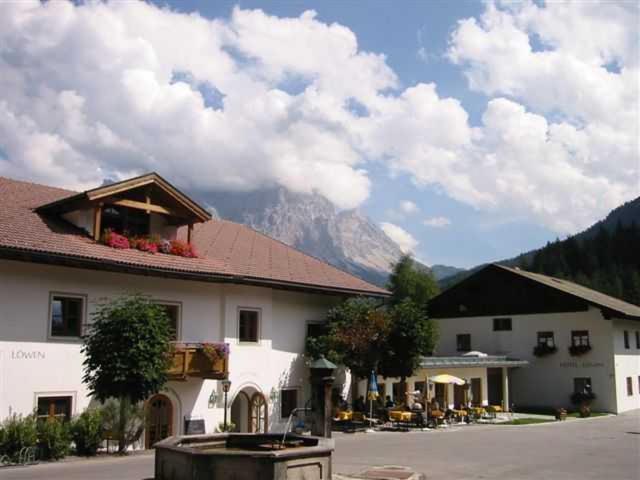 Hotel Zum Goldenen Loewen Biberwier Eksteriør bilde