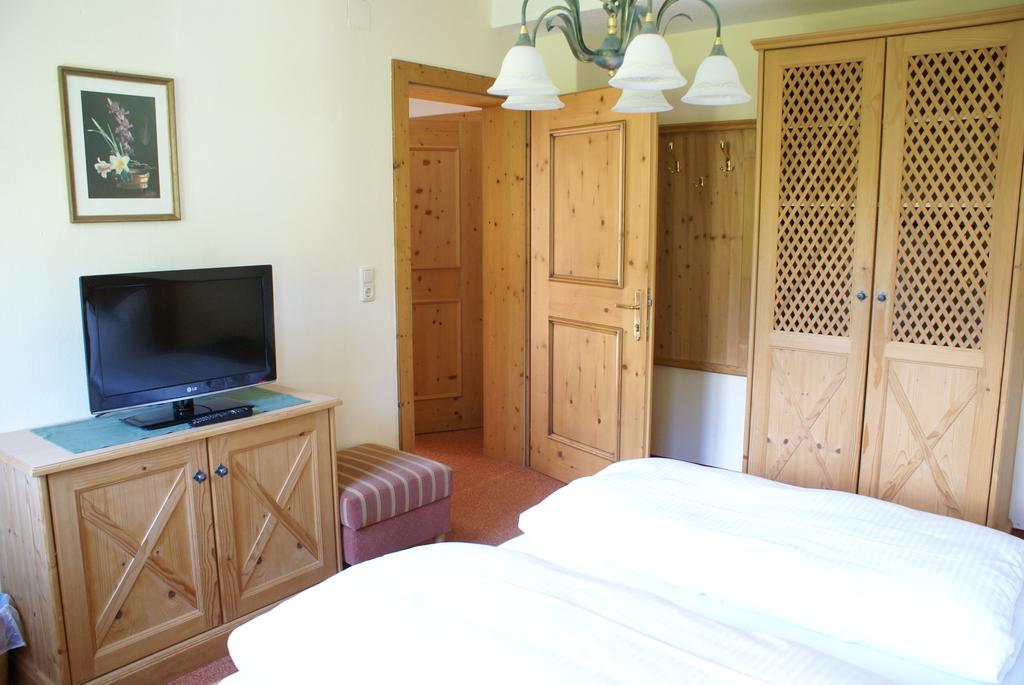 Hotel Zum Goldenen Loewen Biberwier Rom bilde