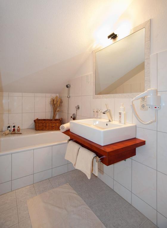 Hotel Zum Goldenen Loewen Biberwier Rom bilde